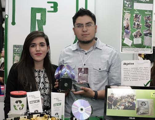 RECOLECTAN, REÚSAN Y ROBOTIZAN  BASURA DIGITAL EN EL IPN