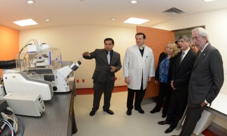INAUGURA EL RECTOR DE LA UNAM UNIDAD DE MICROSCOPÃA EN CANCEROLOGÃA