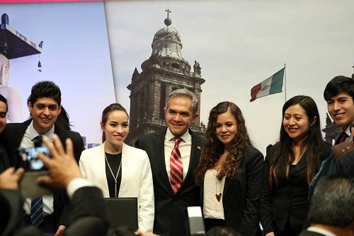 Sostiene Jefe de Gobierno encuentro con jóvenes ganadores de becas VTP-Seúl