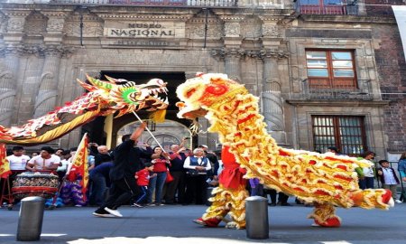 CELEBRAN LA LLEGADA DEL AÃ‘O DEL MONO DE FUEGO