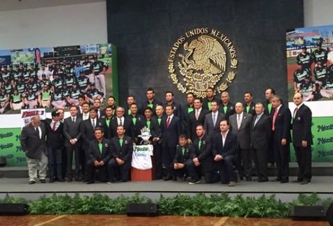 Recibe el presidente Enrique Peña Nieto a Los Venados de Mazatlan