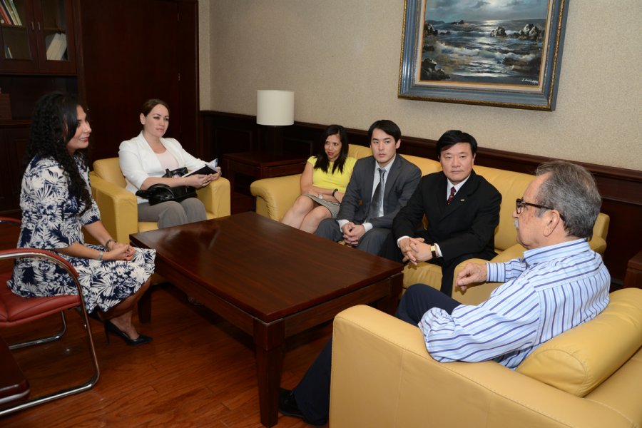 Recibe gobernador visita de cortesía de delegación coreana de KSP