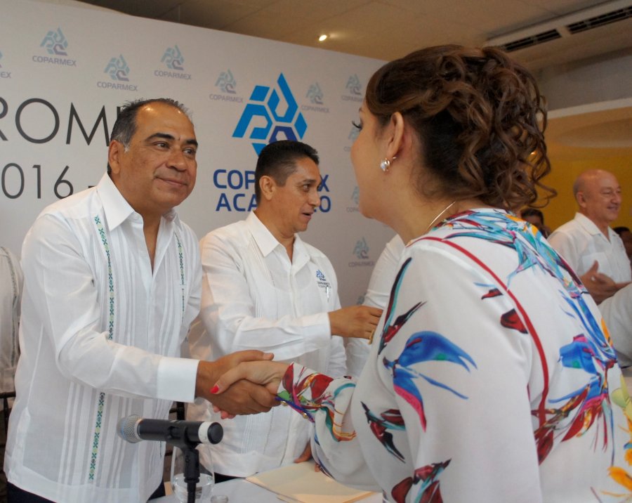 Preside Héctor Astudillo toma de compromiso Coparmex Acapulco