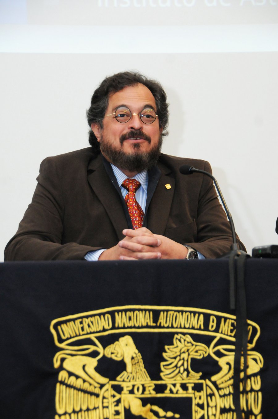 JOSÉ DE JESÚS GONZÁLEZ, NUEVO DIRECTOR DEL INSTITUTO DE ASTRONOMÍA