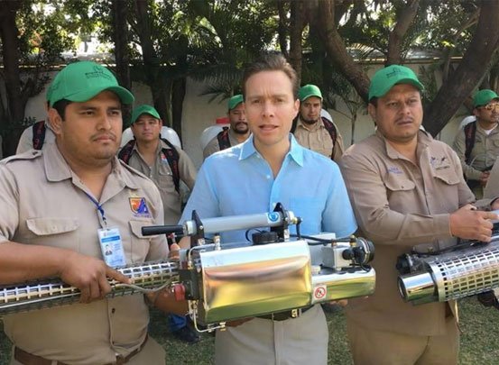 Entrega el Gobernador equipo para fortalecer las brigadas de prevención y combate del zika