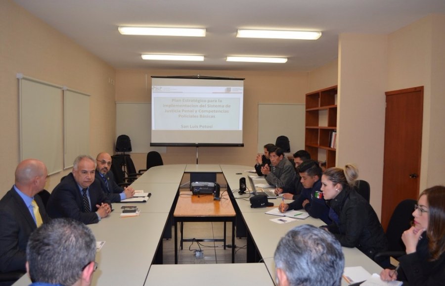 VISITAN LA ACADEMIA DE SEGURIDAD REPRESENTANTES DE INICIATIVA MÉRIDA