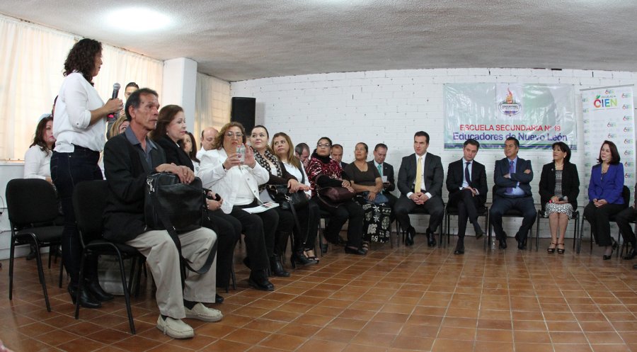 Visitan Gobernador y Secretario de Educación escuela en Monterrey