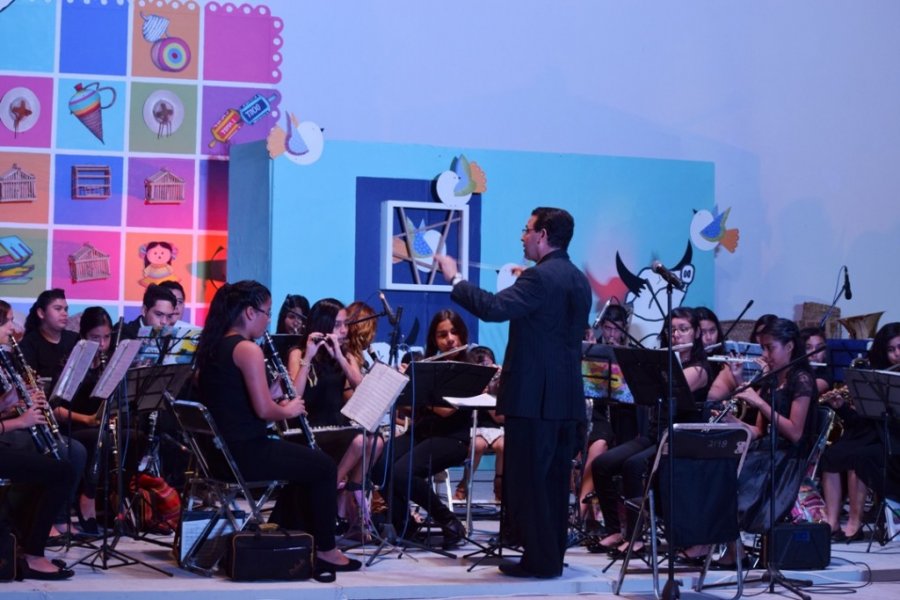 El Teatro del Pueblo de Villa de Álvarez sonó al ritmo de la Banda Sinfónica Infantil y Juvenil de Secretaría de Cultura