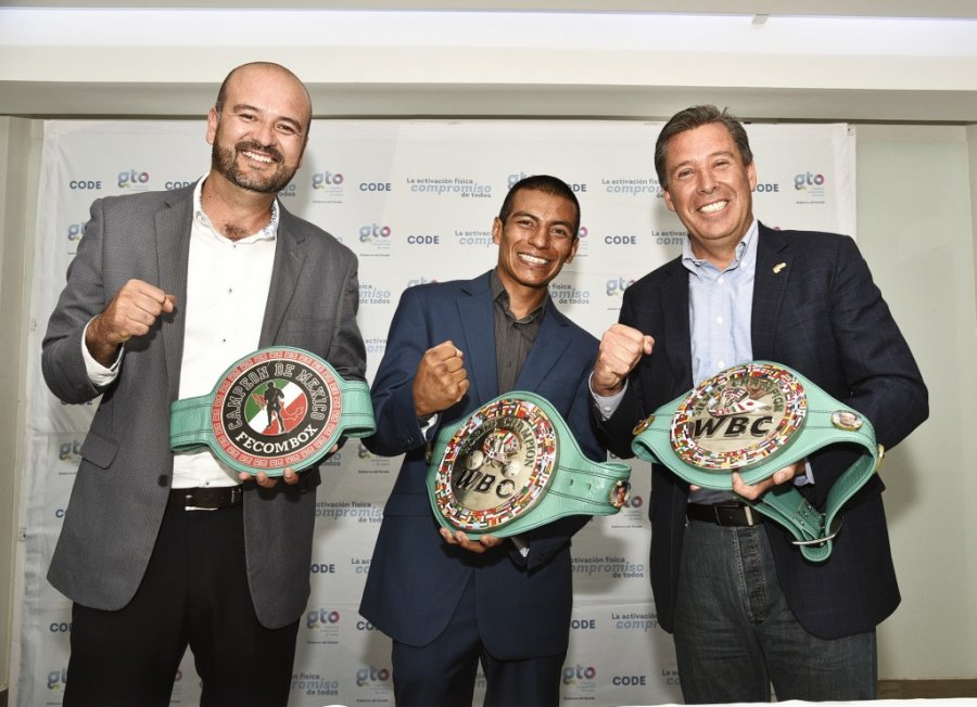 Reconoce el Gobernador, Miguel Márquez Márquez, al Boxeador guanajuatense Robinson Castellanos Sánchez.