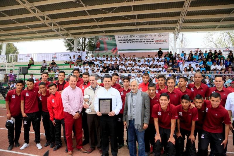 Inauguran MAR y Directivos del Club Mineros Escuela de Iniciación Deportiva de Futbol en Calera