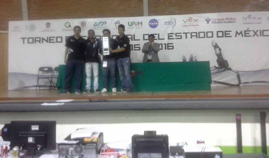 UTEZ campeón en robótica