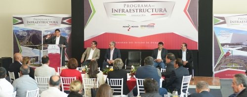 Se reúne Herrera Caldera con constructores