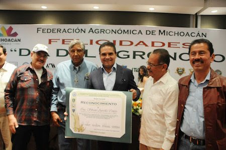 Demos paso a la industrialización del campo: Silvano Aureoles