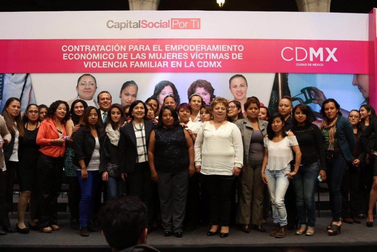Encabeza MM contratación laboral de 50 mujeres víctimas de violencia familiar