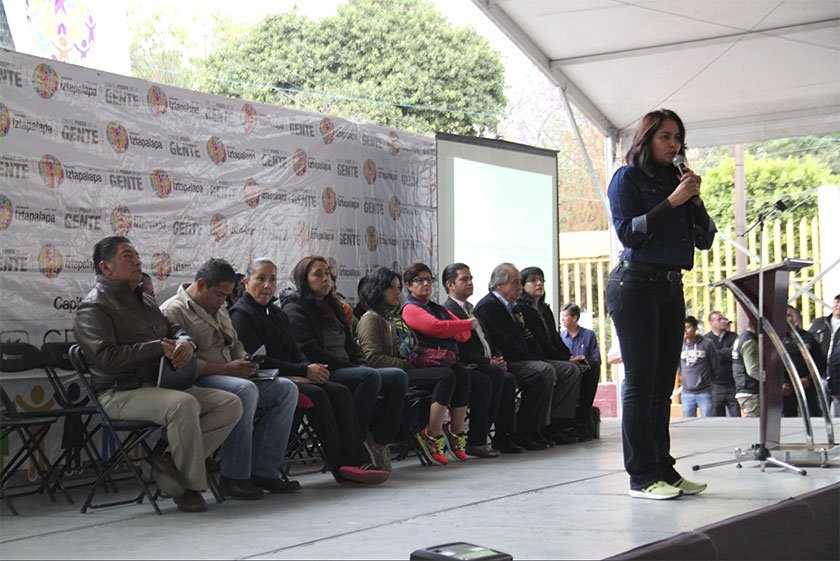 VECINOS DE LOS OCHO BARRIOS APRUEBAN PROYECTO PARA MEJORAMIENTO INTEGRAL DE LA ZONA