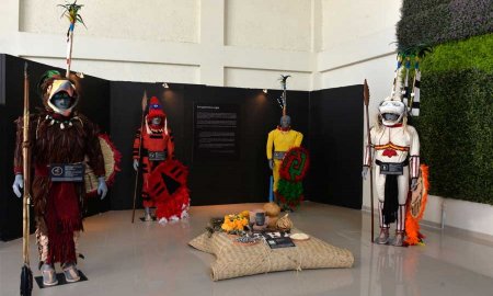 Los guerreros del Monte TlÃ¡loc muestran su indumentaria y armamento 