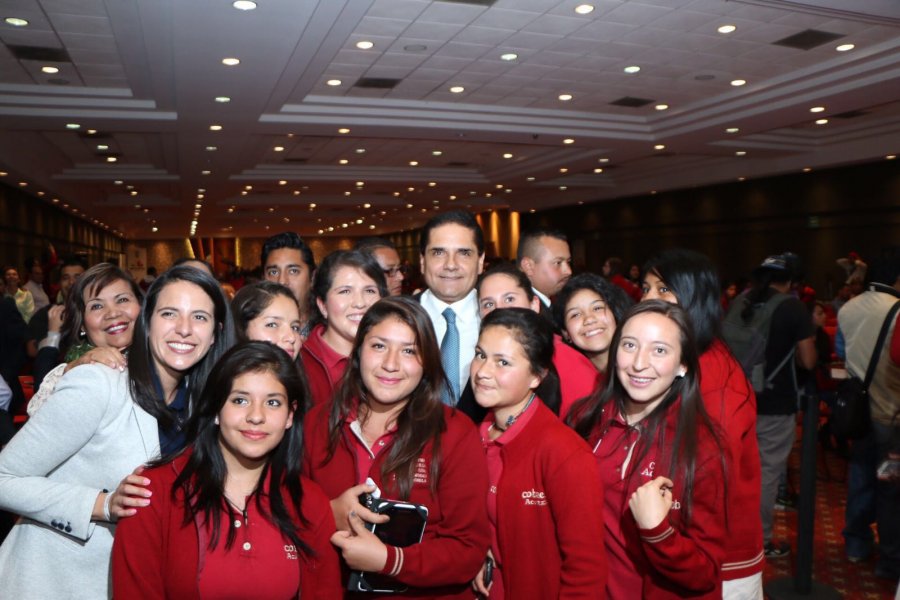 Tendrán jóvenes michoacanos condiciones para construir un futuro mejor: Silvano Aureoles