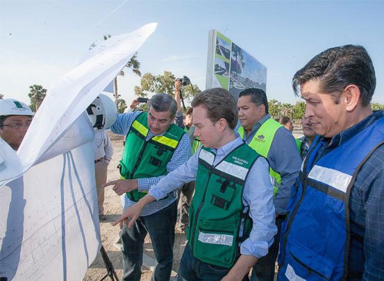 Recorre Manuel Velasco obra del Parque Agroindustrial en Puerto Chiapas