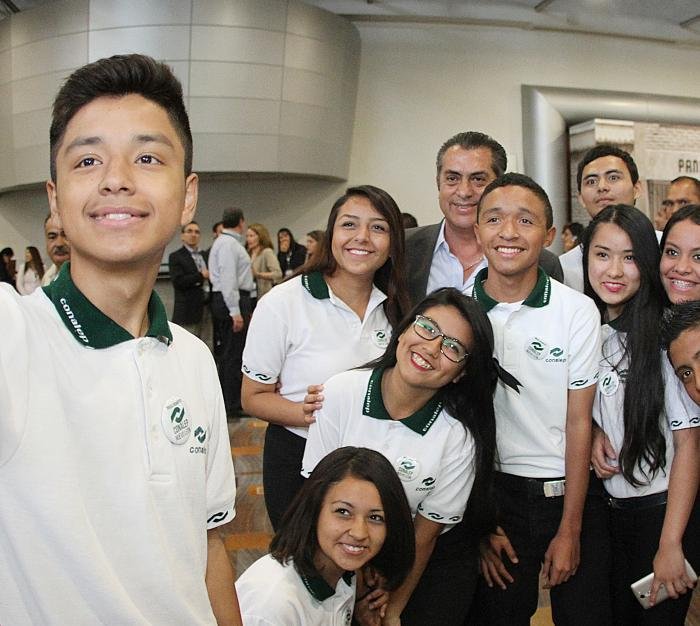 Fortalece NL sector productivo y capacitación educativa