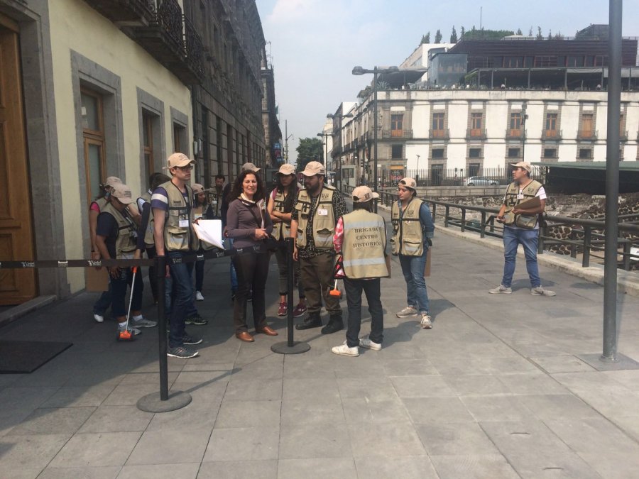 Realizan alumnos de la UNAM estudios del Centro Histórico