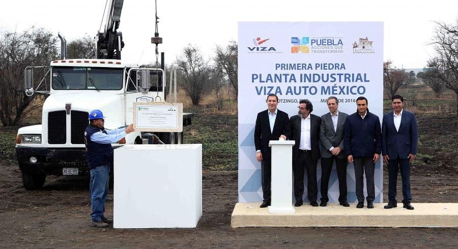 Rafael Moreno Valle colocó la primera piedra de la Planta Industrial Viza Auto México