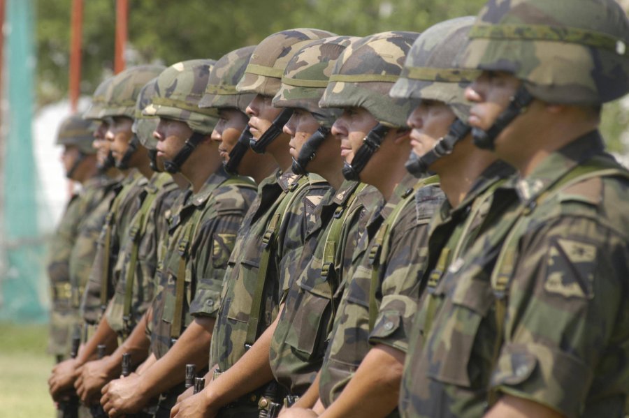 Impedir que menores de 18 años, reclutados por Fuerzas Armadas, participen en combate al narcotráfico