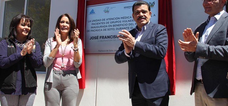 En la atención a la salud, prioriza Paco Olvera el valor de estar cerca de la gente