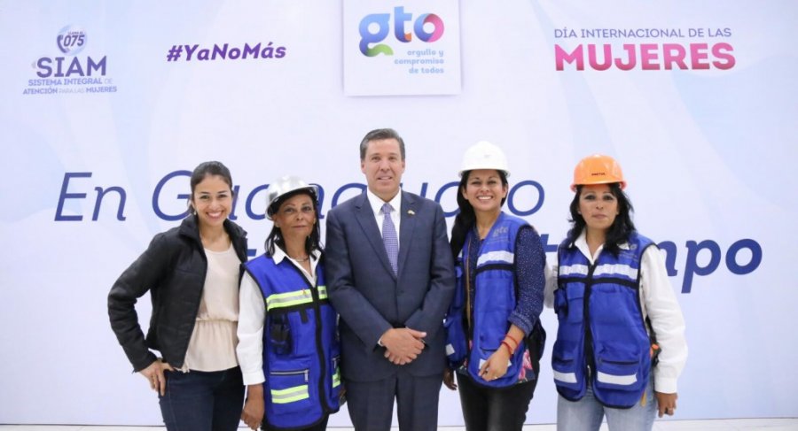 Firma Gobierno con los 46 Municipios: Agenda para la Igualdad de las Mujeres, y a una Vida Libre de Violencia.