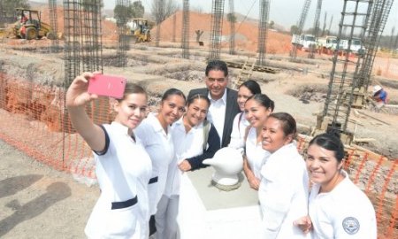 Con el apoyo de PeÃ±a Nieto inicia ciudad salud