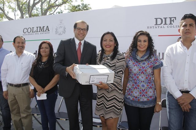 Gobernador beneficia con entrega de pescado a familias colimenses