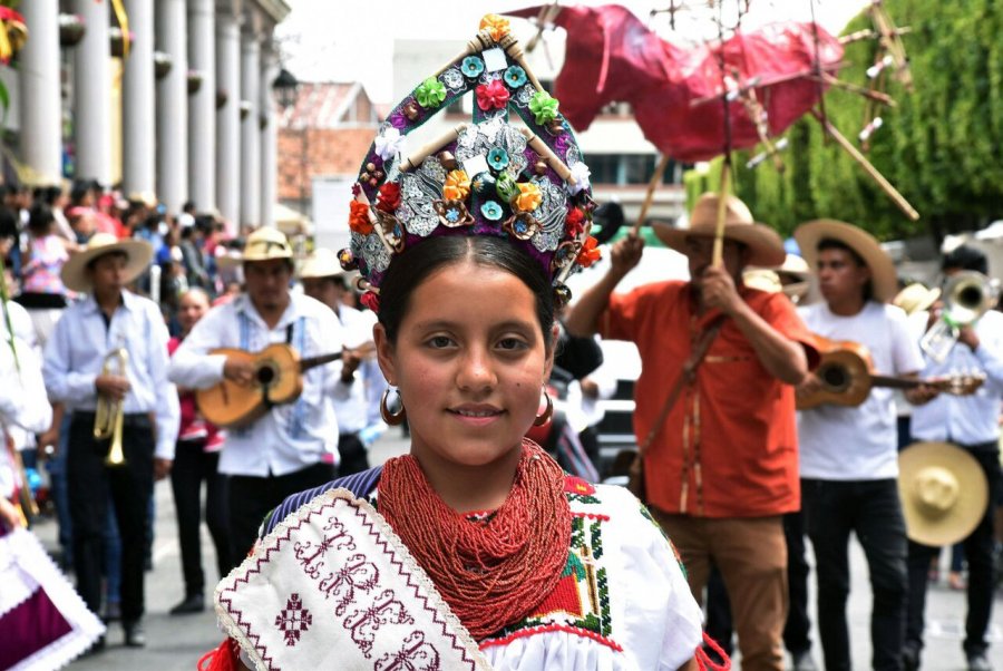 Entrega Gobernador reconocimientos a artesanos michoacanos