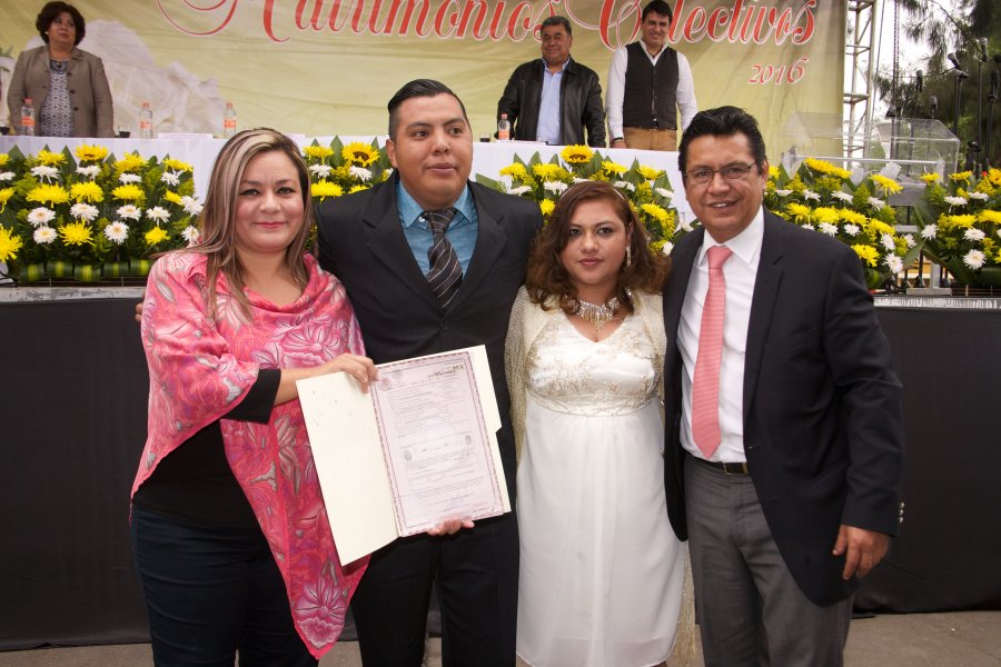 La Delegación Iztacalco celebró el matrimonio colectivo de 294 parejas