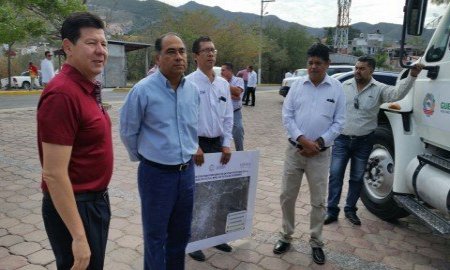 Entrega HÃ©ctor Astudillo pipa de agua para el municipio de Tixtla