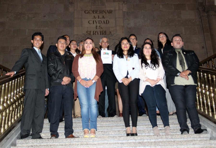 MM se reune con integrantes del Parlamento de la Juventud CDMX