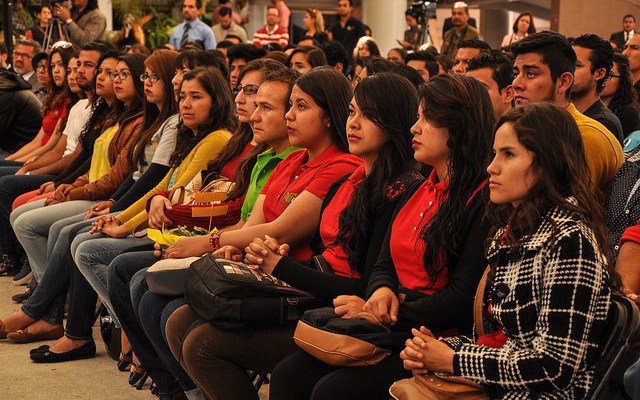 Reciben beca 500 estudiantes de educación superior