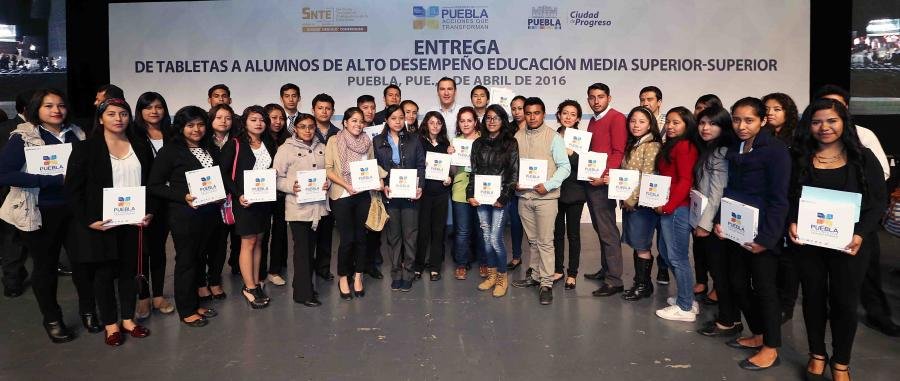 Gobierno del Estado trabaja para garantizar el acceso a la educación a todos los poblanos: Moreno Valle