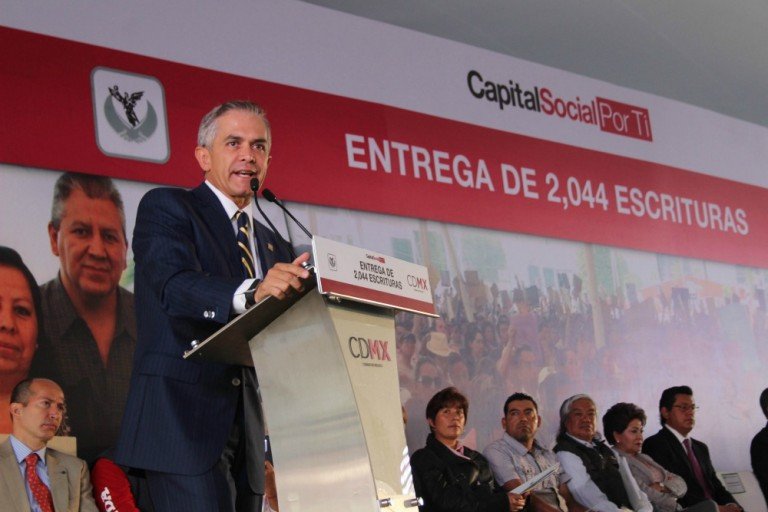 Anuncia Jefe de Gobierno entrega de cuatro mil viviendas en 2016
