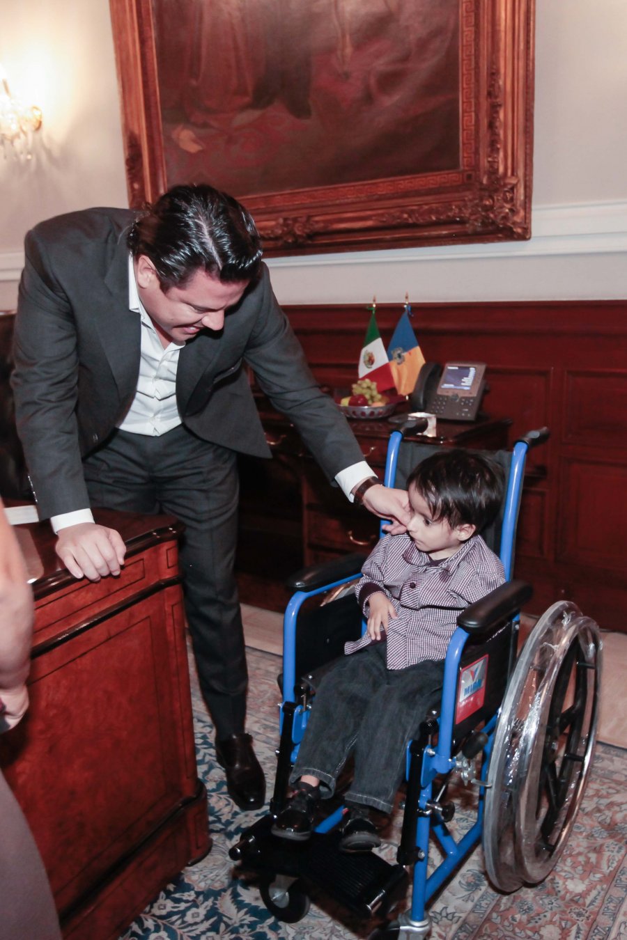 Recibe Gobernador a jaliscienses en audiencias ciudadanas