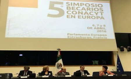 Becarios Conacyt con estudios de posgrado en Europa, exponen sus investigaciones durante Simposio en Francia