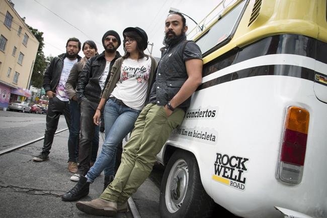 ENVÍAN MENSAJES POSITIVOS A JÓVENES A TRAVÉS DEL ROCK