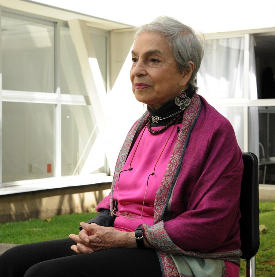 Dedican libro a la obra de Yólotl González Torres