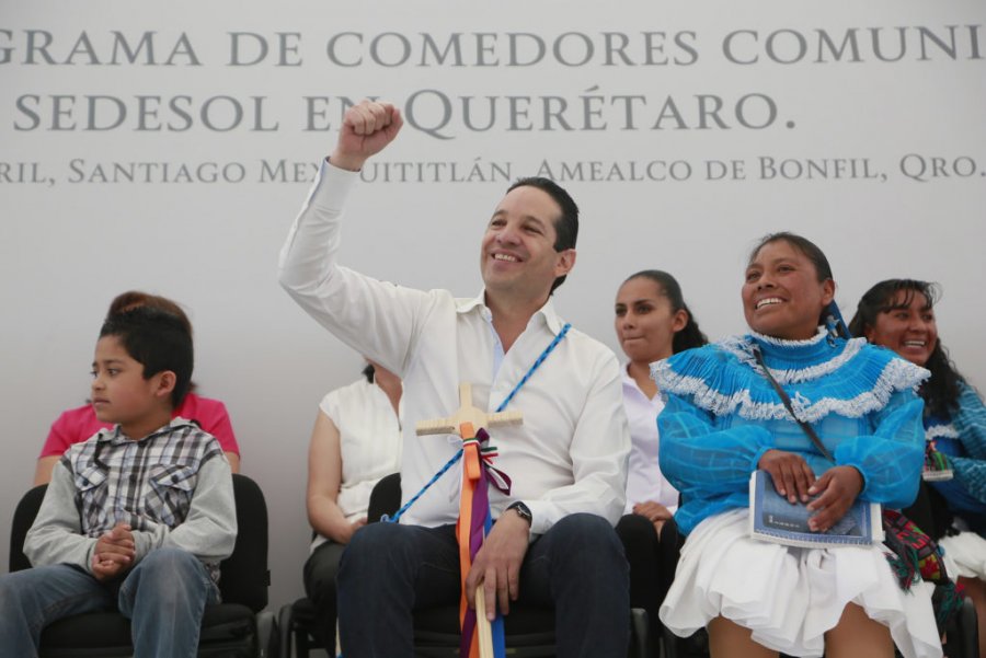 Gobernador inaugura comedor comunitario en Santiago Mexquititlán, Amealco