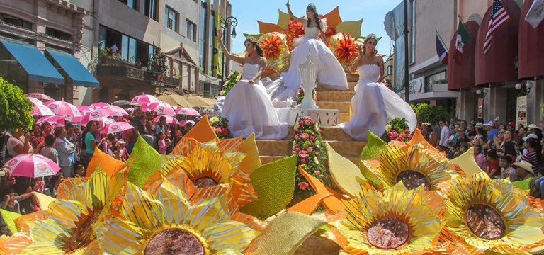 Fiesta de colores y alegría en el desfile de primavera