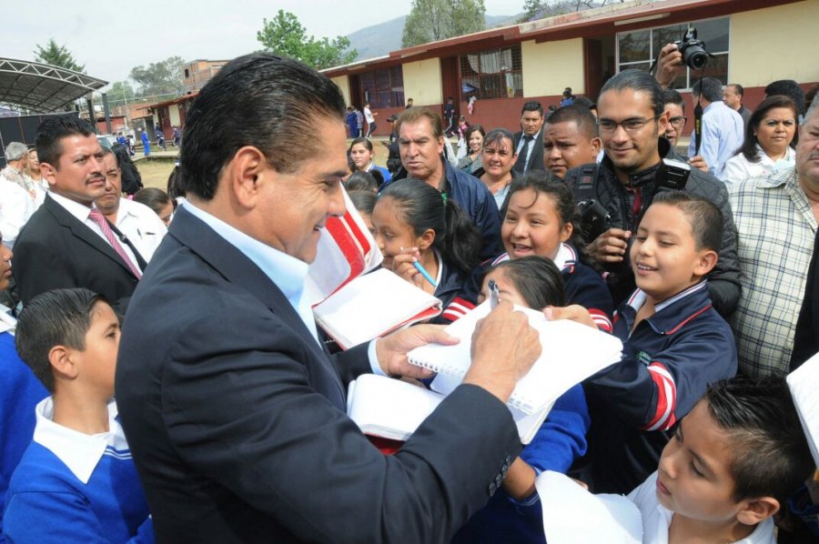 Recibirán 33 mil 667 jóvenes michoacanos su Beca Futuro: Silvano Aureoles