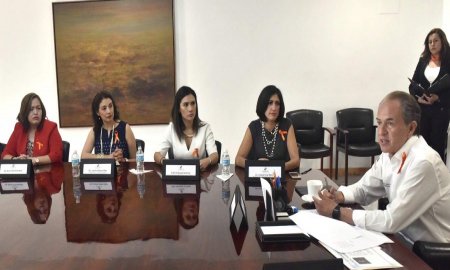 FORTALECEN ACCIONES PARA ERRADICAR VIOLENCIA CONTRA LAS MUJERES EN SLP