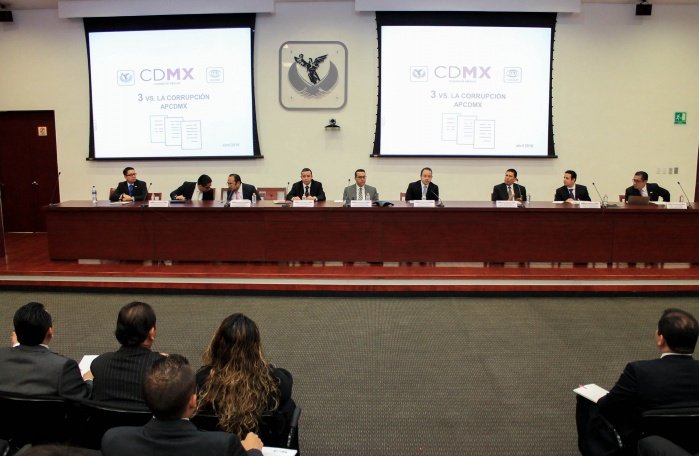 Imparte Contraloría General Curso a€œ3 Declaraciones Contra Corrupción en APCDMXa€