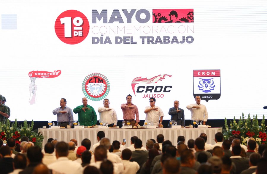 Llama Aristóteles Sandoval a reducir la brecha salarial