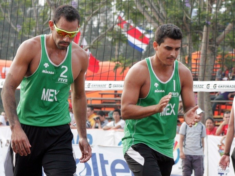 Mexicanos regresan con dos bronces en el Tour Mundial de Voleibol de Playa.