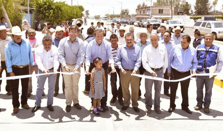 Recibe Tarimoro Impulso en Obra Pública.