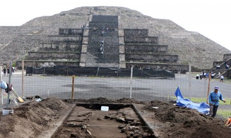 El INAH reporta descubrimientos en la Plaza de la Luna de Teotihuacan 